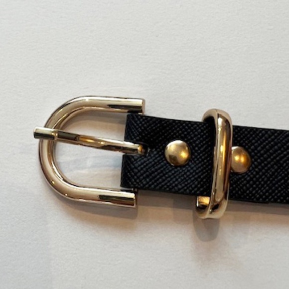 NWOT H&M Black vinyl belt with gold buckle Size SMALL - Picture 2 of 4